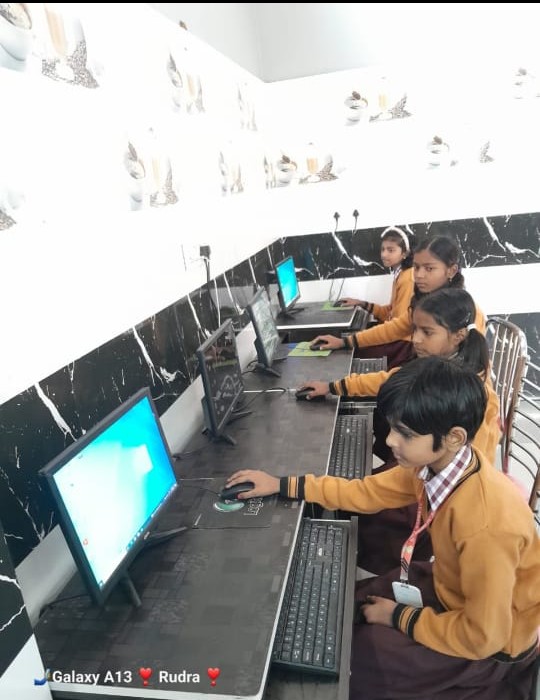 SR PUBLIC SCHOOL Campus